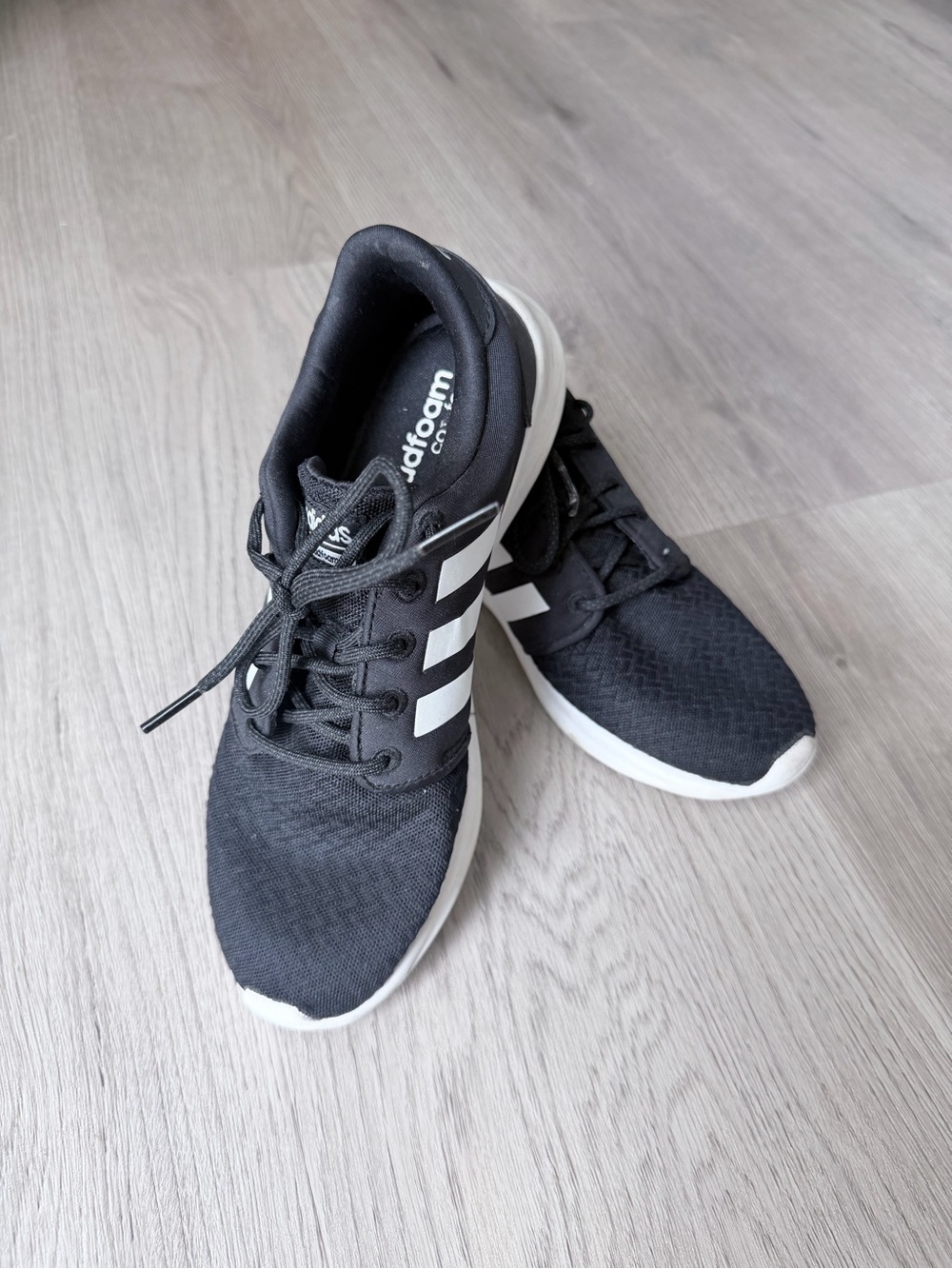 adidas Women’s Cloud Form Sneakers Tennis Shoes - Black (7.5)